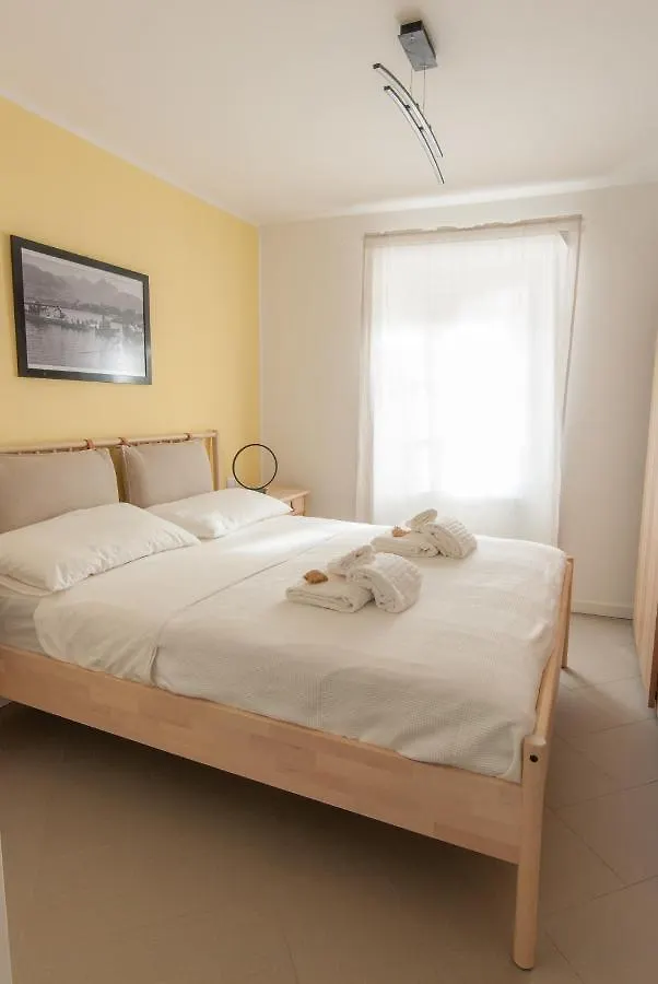 Apartment Major Sisters, Appartamento Vista Lago Di Lugano Porto Ceresio Italy